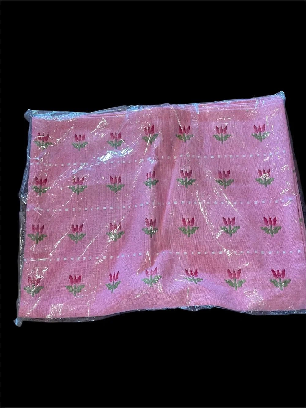 NWT Crate and Barrel Set of 6 Pink Tulip Embroidered Placements Rare
